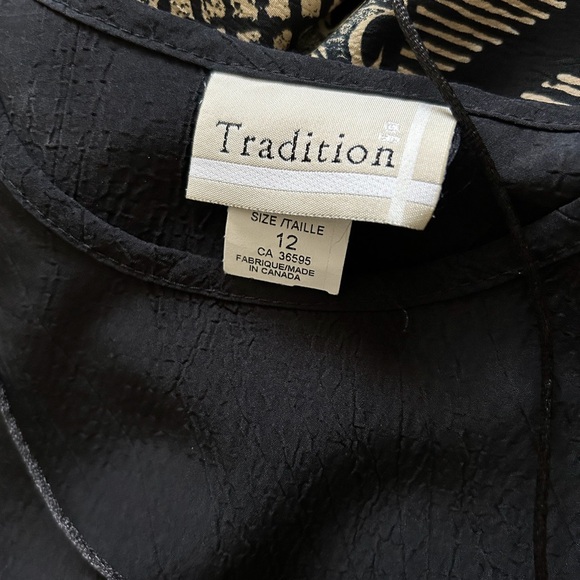 2 piece dress with attached necklace - Picture 7 of 12